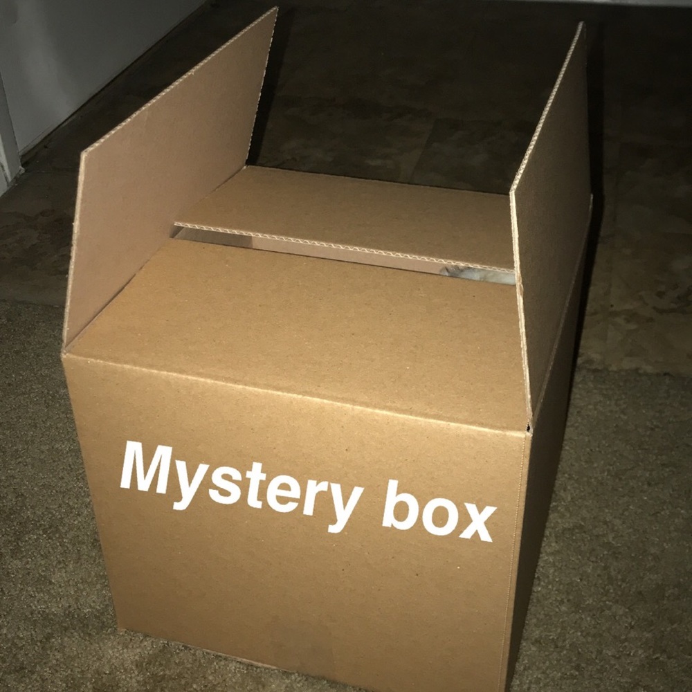 GIRLS 5+ MYSTERY BOX